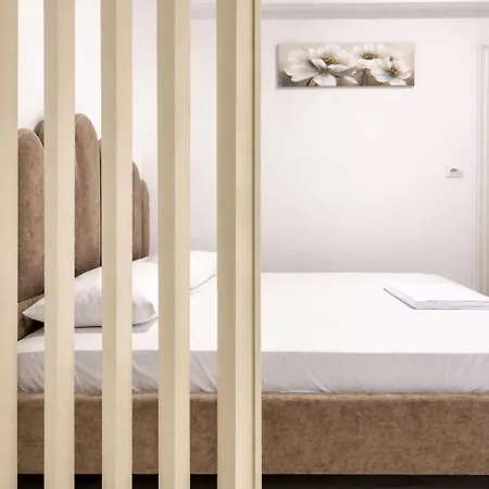 Jonida Room,brand New With Balcony * Sarandë